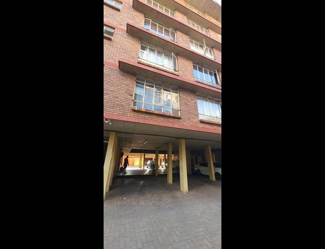 3 BEDROOM APARTMENT FOR SALE IN BEREA PARK